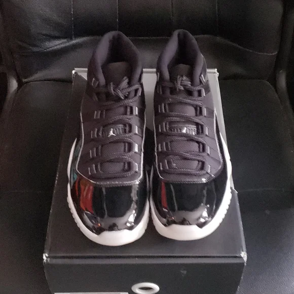 AIR JORDAN 11 RETRO 'Jubilee/25th Anniversary' 2020 - Picture 2 of 14